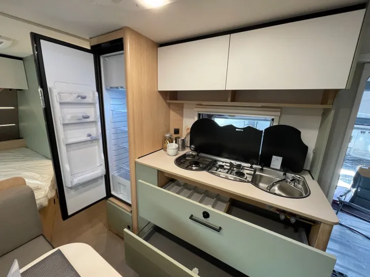 Fahrzeugbild LMC Style 582 K, Duschpaket, 2000kg, Modell 2027 #7