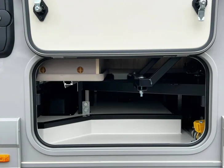 Fahrzeugbild Eura Mobil Integra Line GT 726 EF Comfort Dachklima+Backo. #11