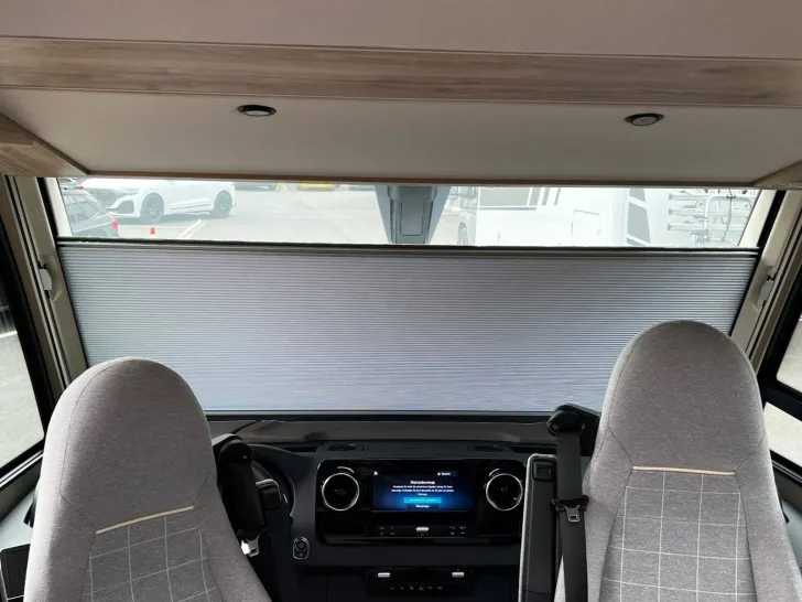 Fahrzeugbild Eura Mobil Integra Line GT 726 EF Comfort Dachklima+Backo. #16