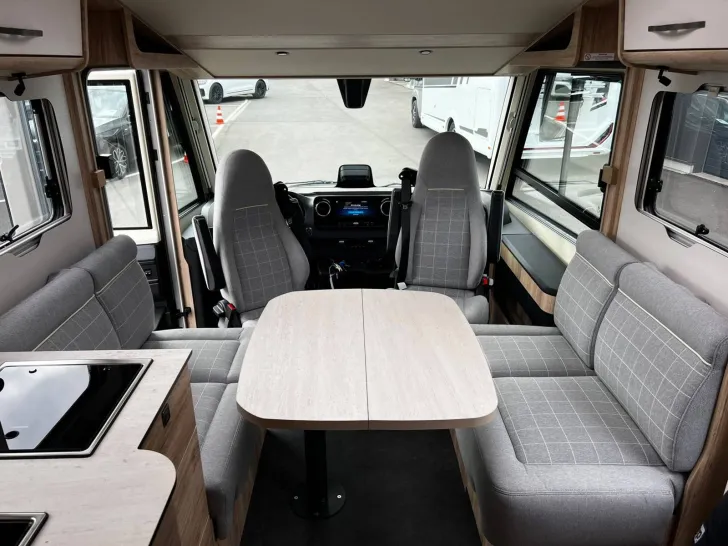 Fahrzeugbild Eura Mobil Integra Line GT 726 EF Comfort Dachklima+Backo. #17