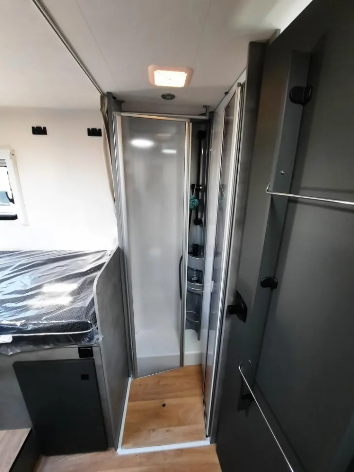 Fahrzeugbild Crosscamp EXPDN 7.4 E Verfüg./Sparen Sie 5.347,- € #15