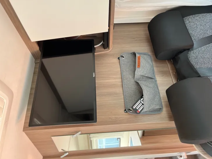 Fahrzeugbild Carado V 337 Navi,AT,TV,Solar Top gepflegt #20