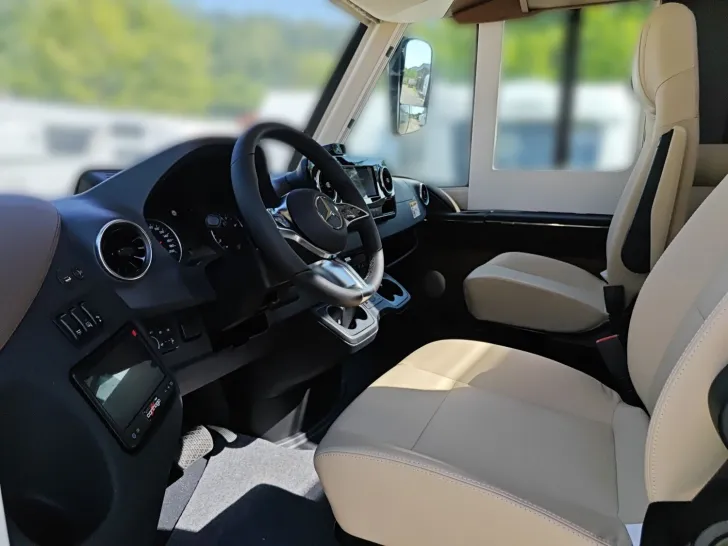 Fahrzeugbild Carthago chic c-line I 4.9 LE Mercedes #7