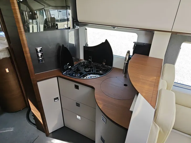 Fahrzeugbild Carthago chic c-line I 4.9 LE Mercedes #12