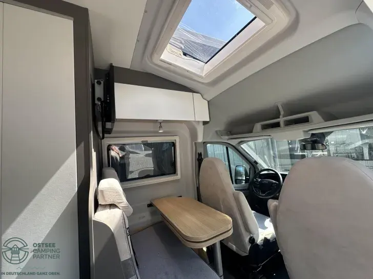 Fahrzeugbild LMC Innovan Ford 590 Super Adventure-Mobil #8