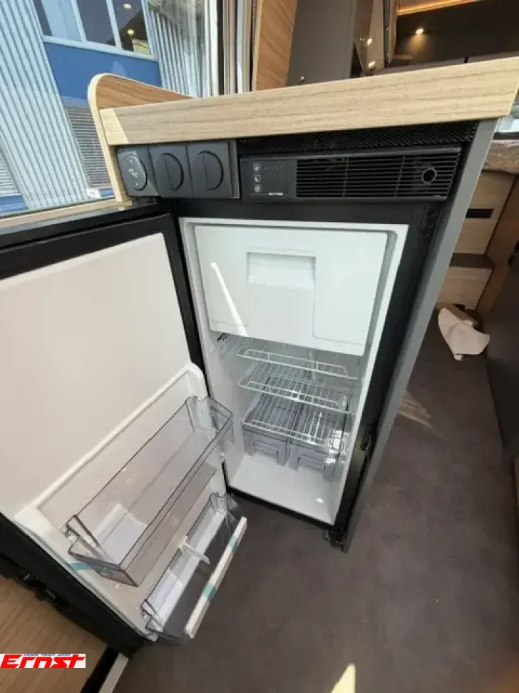 Fahrzeugbild Malibu Van First Class - Two Rooms 640 LE RB charming GT skyview #10