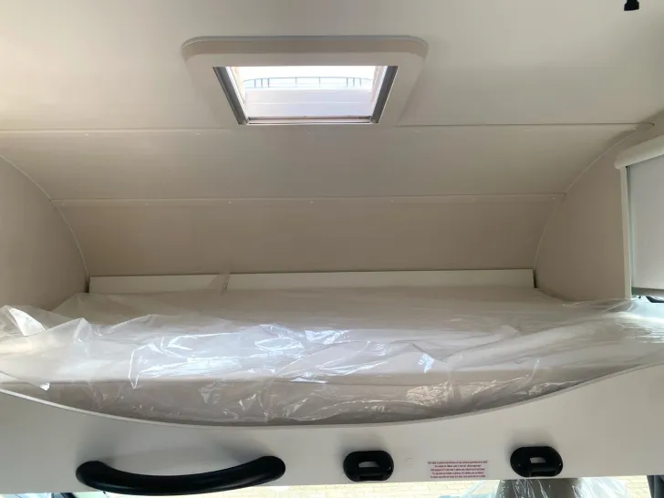 Fahrzeugbild Carado pro A 328 6,99m Längsbett-Alkoven #17