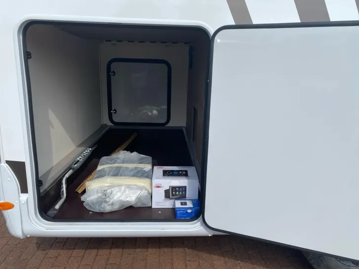Fahrzeugbild Carado pro A 328 6,99m Längsbett-Alkoven #22