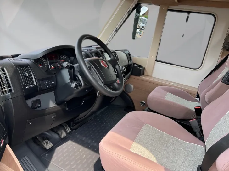 Fahrzeugbild Malibu I 460 LE (546) #7