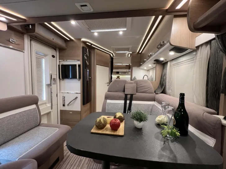Fahrzeugbild Malibu I 460 LE (546) #13