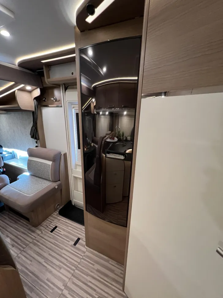 Fahrzeugbild Malibu I 460 LE (546) #19