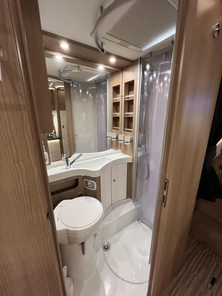 Fahrzeugbild Malibu I 460 LE (546) #27