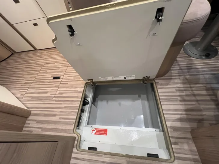 Fahrzeugbild Malibu I 460 LE (546) #31