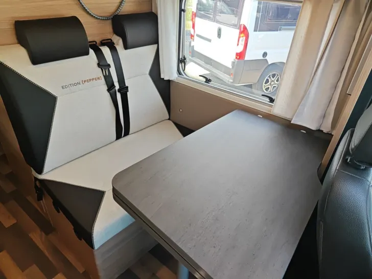 Fahrzeugbild Weinsberg CaraCompact Suite MB EDITION PEPPER 640 MEG #12