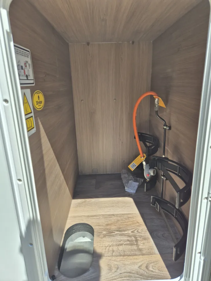 Fahrzeugbild Carado V347 *90L-Tank*Holzrost* #39