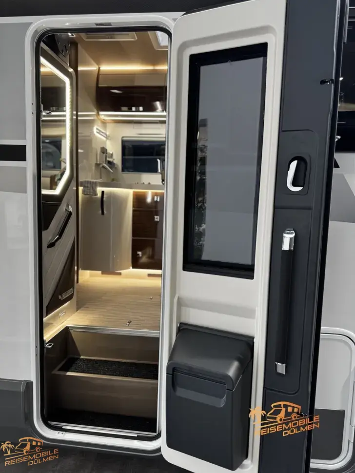 Fahrzeugbild Mobilvetta K-Yacht 86 Tekno Line 180PS #10