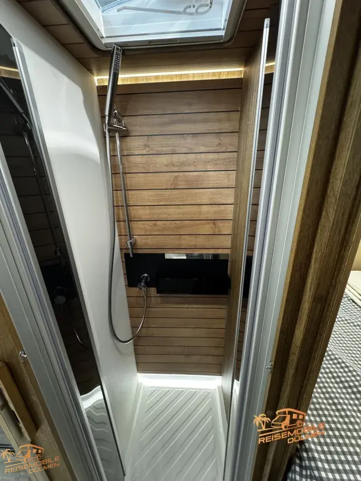 Fahrzeugbild Mobilvetta K-Yacht 86 Tekno Line 180PS #18
