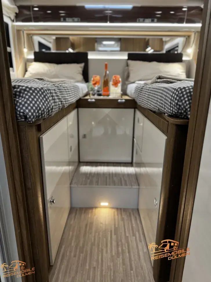 Fahrzeugbild Mobilvetta K-Yacht 86 Tekno Line 180PS #27
