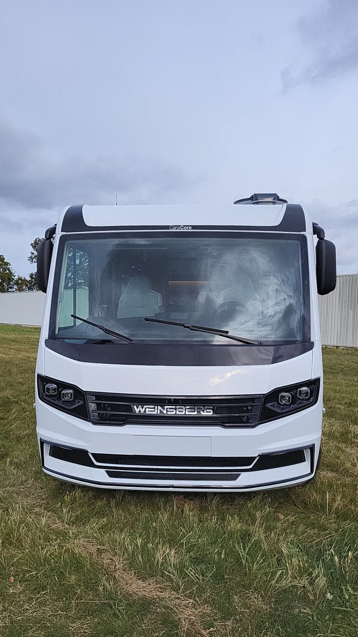 Frontal Vorne Weinsberg CaraCore 650 MEG 180 PS/Automatik/6 x Paket