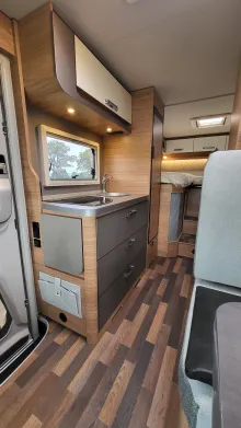Küchen Weinsberg CaraCore 650 MEG 180 PS/Automatik/6 x Paket