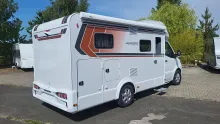 Schräg Hinten Weinsberg CaraCompact 640 MEG Suite EDITION [PEPPER] Hot Pepper & Licht Paket