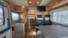 Sicht vorne-hinten Weinsberg CaraCompact 640 MEG Suite EDITION [PEPPER] Hot Pepper & Licht Paket