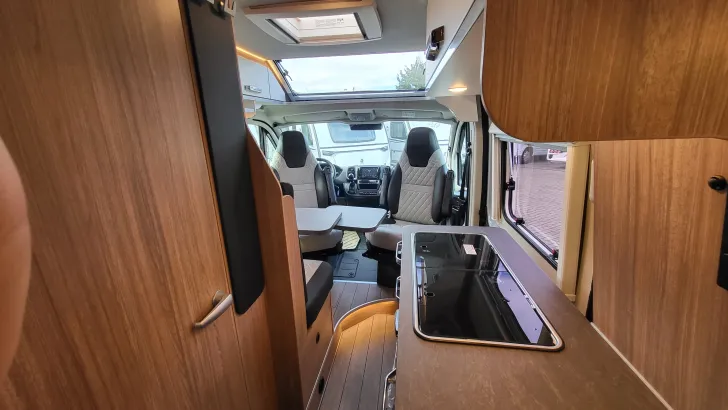Sicht vorne-hinten Weinsberg CaraBus EDITION FIRE 600 ME Automatik, Paket auto. Fahren
