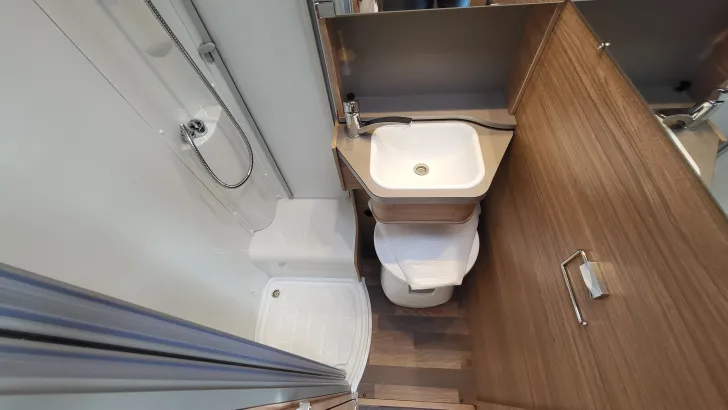 Toilette Weinsberg CaraCompact 600 MEG EDITION [PEPPER] Automatik/140 PS