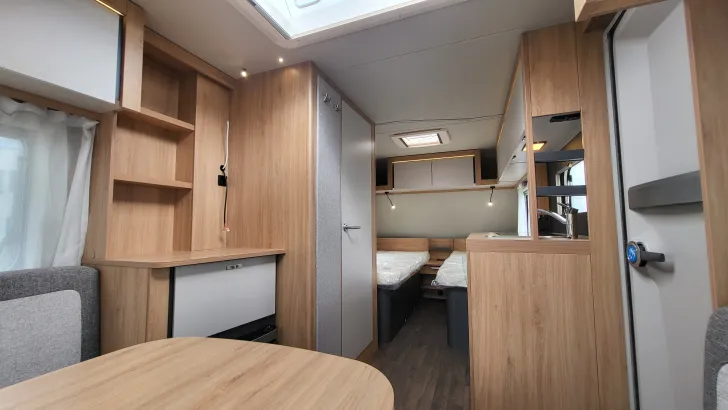 Sicht vorne-hinten Knaus Sport 460 EU Mover/Markise