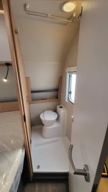 Toilette Knaus Sport 450 FU Mover/Markise