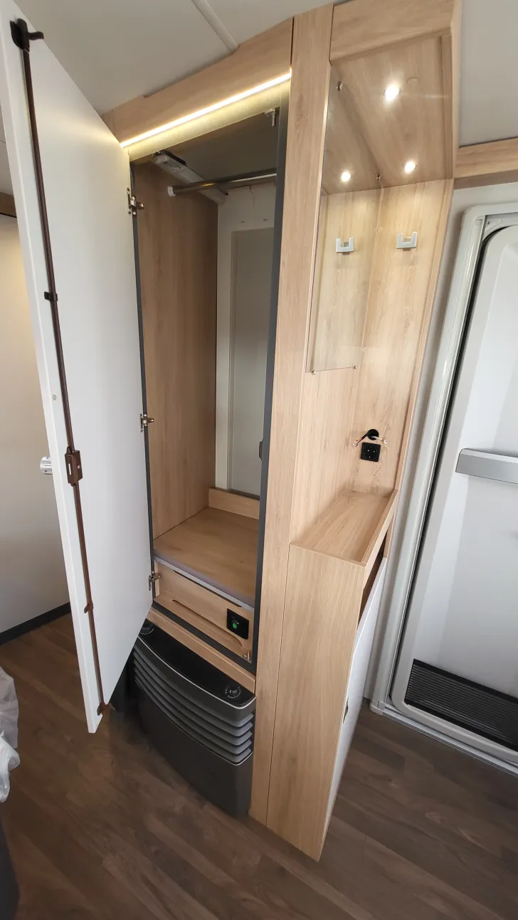 TV-Vorbereitung Knaus Sport 450 FU Mover/Markise