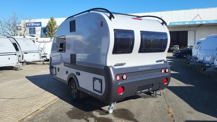 Schräg Hinten Adria Action 391 LH Sports Mover/Fahrradträger