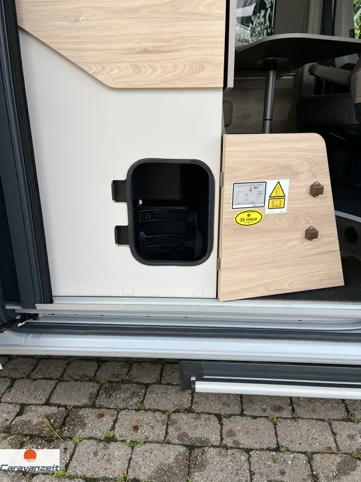 Fahrzeugbild Dethleffs Globetrail 640 HR mit Hubbett 140PS Automatik* #12