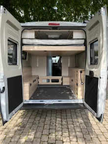 Fahrzeugbild Dethleffs Globetrail 640 HR mit Hubbett 140PS Automatik* #21
