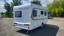 Seitlich Weinsberg CaraOne 390 QD Smart/Advanced Paket