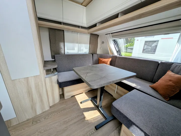 Fahrzeugbild Hobby De Luxe 460 LU #4