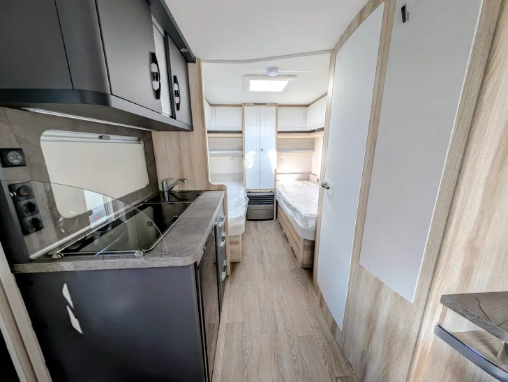 Fahrzeugbild Hobby De Luxe 460 LU #7