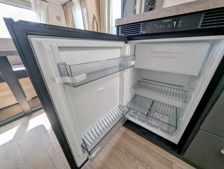 Fahrzeugbild Hobby De Luxe 460 LU #11