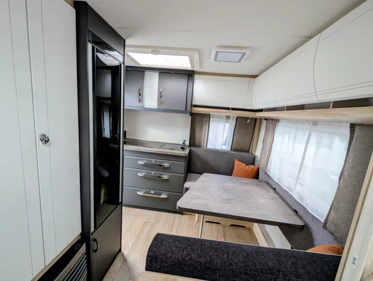 Fahrzeugbild Hobby De Luxe 400 SFe #6