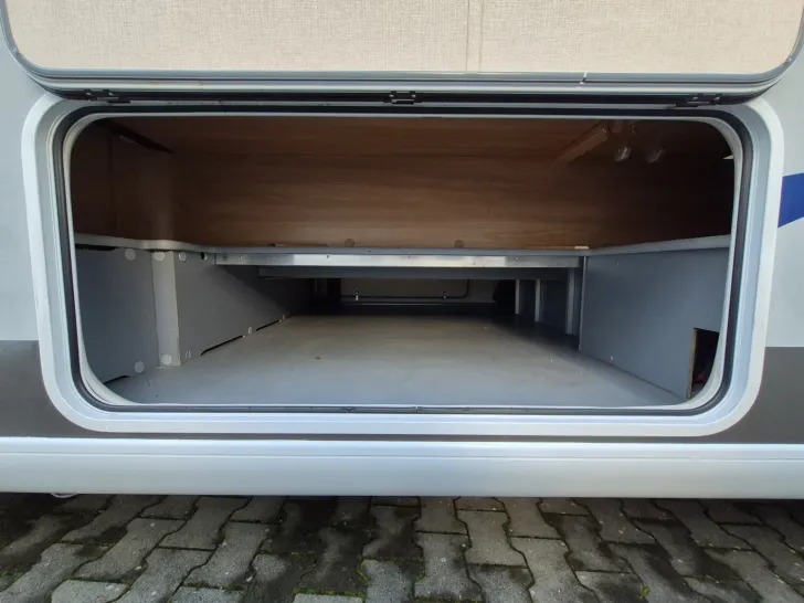 Fahrzeugbild Frankia Holiday Class 680 SD Alde,Solar,Hubst.kein Bett #5