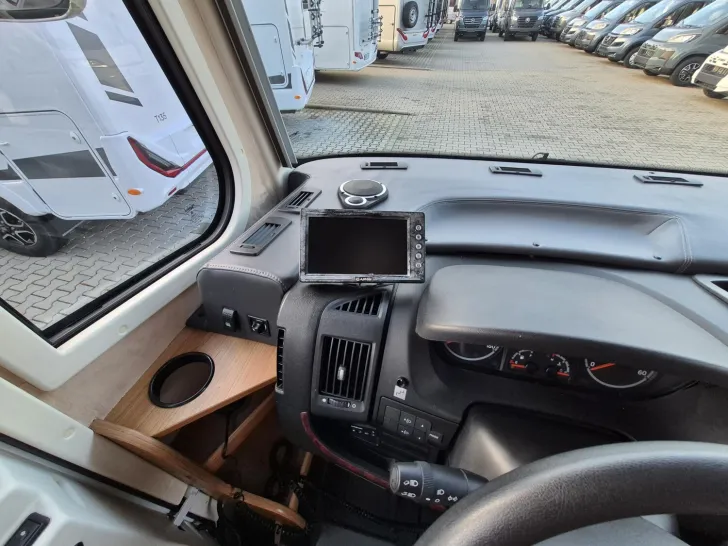 Fahrzeugbild Frankia Holiday Class 680 SD Alde,Solar,Hubst.kein Bett #14