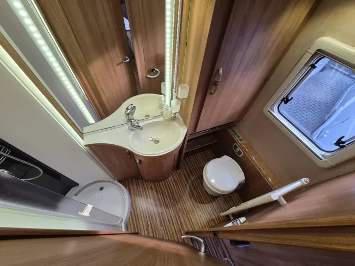 Fahrzeugbild Frankia Holiday Class 680 SD Alde,Solar,Hubst.kein Bett #27