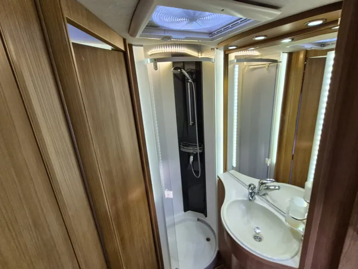 Fahrzeugbild Frankia Holiday Class 680 SD Alde,Solar,Hubst.kein Bett #28