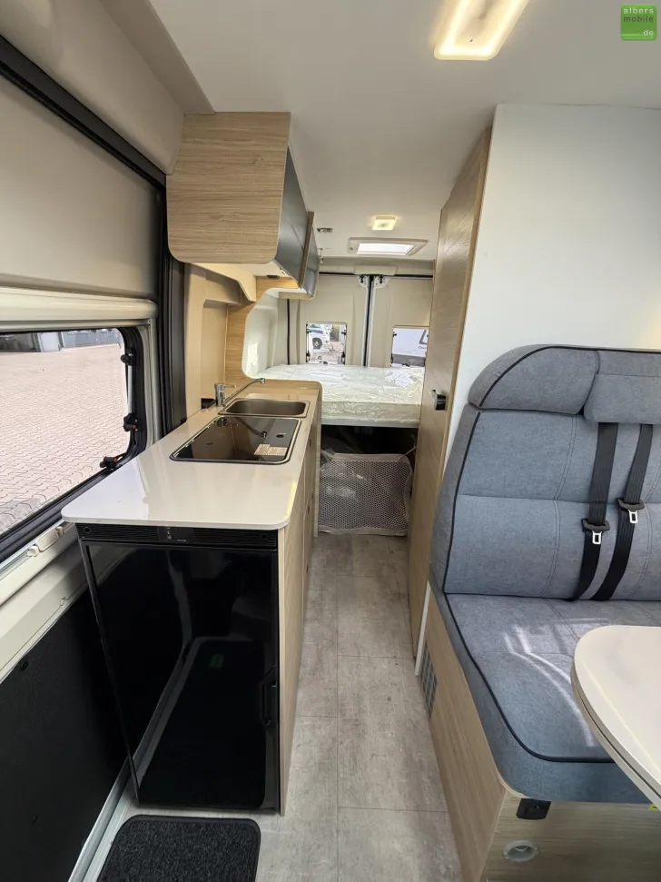 Fahrzeugbild Challenger Van Road Edition V114 200WSolar Arctic Safety 27 #13