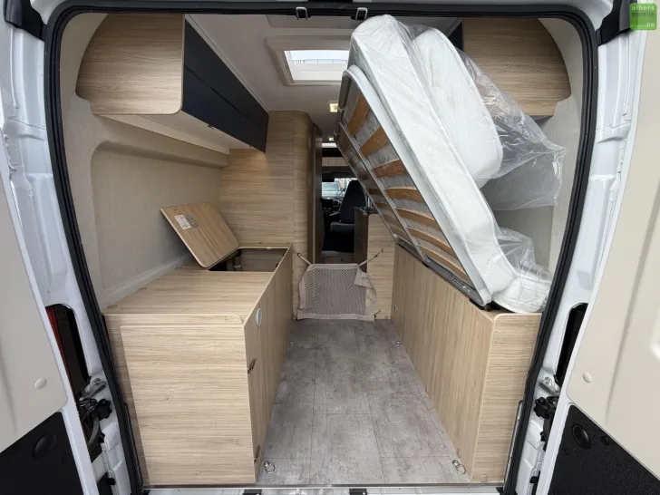 Fahrzeugbild Challenger Van Road Edition V114 200WSolar Arctic Safety 27 #24