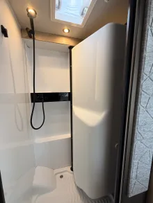 Fahrzeugbild Weinsberg CaraCompact EDITION PEPPER 600 MEG Rahmenfenster, elektr. Stufe #10