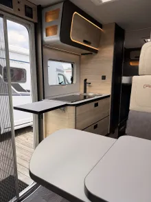 Fahrzeugbild Weinsberg CaraCompact EDITION PEPPER 600 MEG Rahmenfenster, elektr. Stufe #7