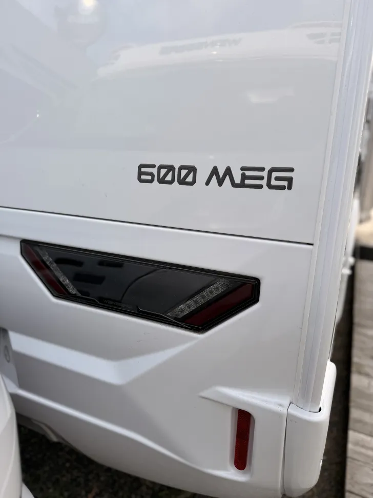 Fahrzeugbild Weinsberg CaraCompact EDITION PEPPER 600 MEG Rahmenfenster, elektr. Stufe #18