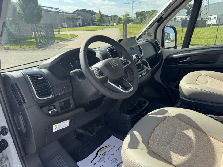 Fahrzeugbild Malibu Van first class - two rooms GT skyview 640 LE RB #10