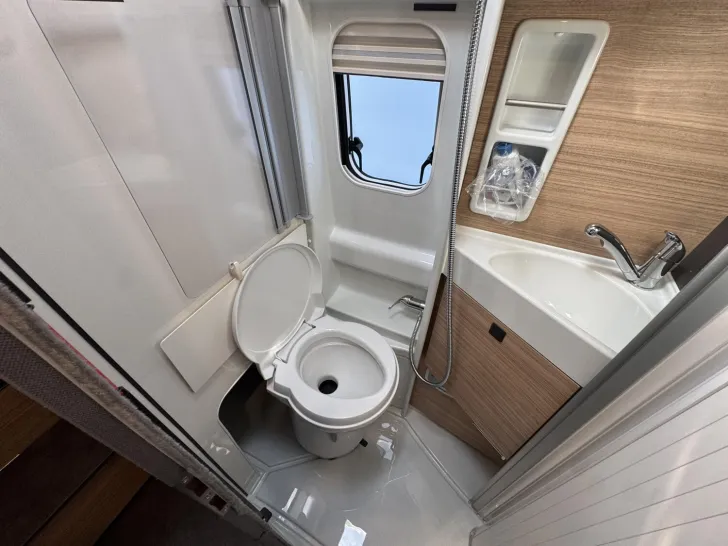 Fahrzeugbild Malibu Van first class - two rooms GT skyview 640 LE RB #26